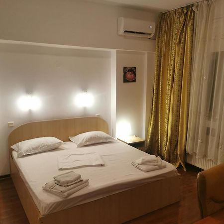 Old Center Apartament Bucharest Luaran gambar