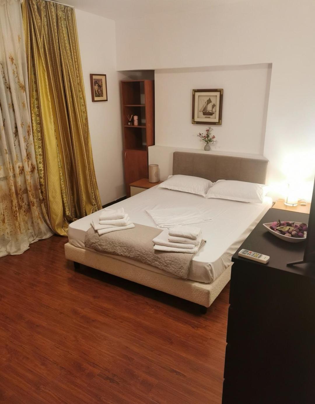 Old Center Apartament Bucharest Luaran gambar